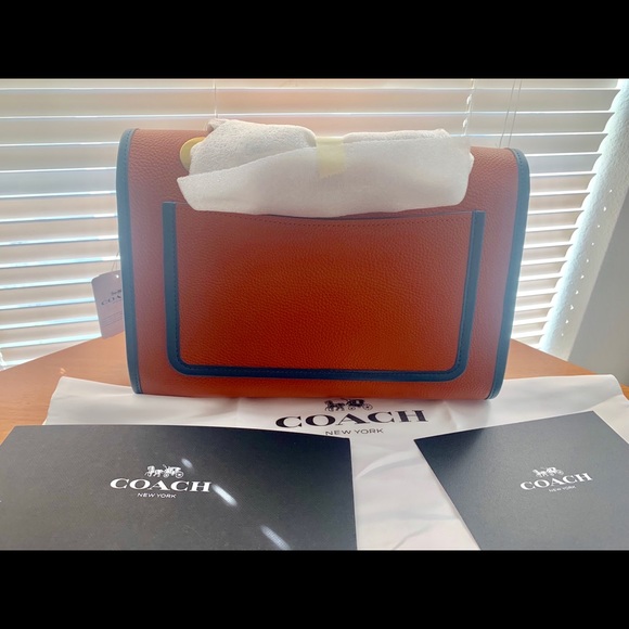 Coach - Picture 5 of 6